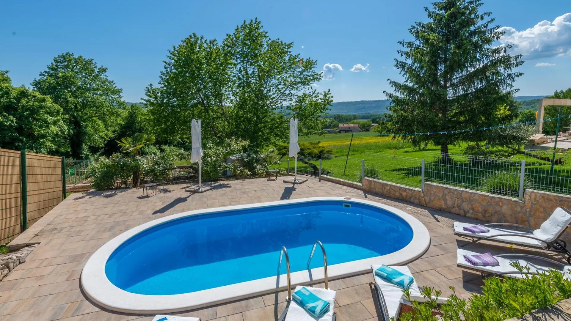 Villa Emma, A Charming Villa In An Idyllic Location Ner The Sea Strmac